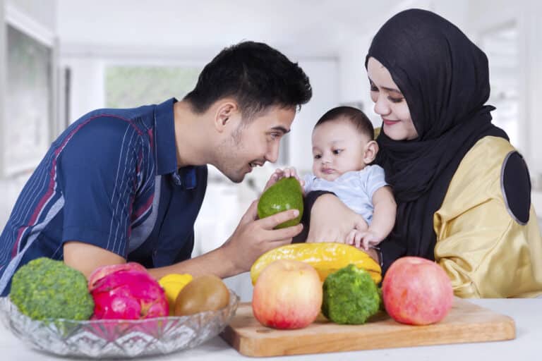nourir bebe halal
